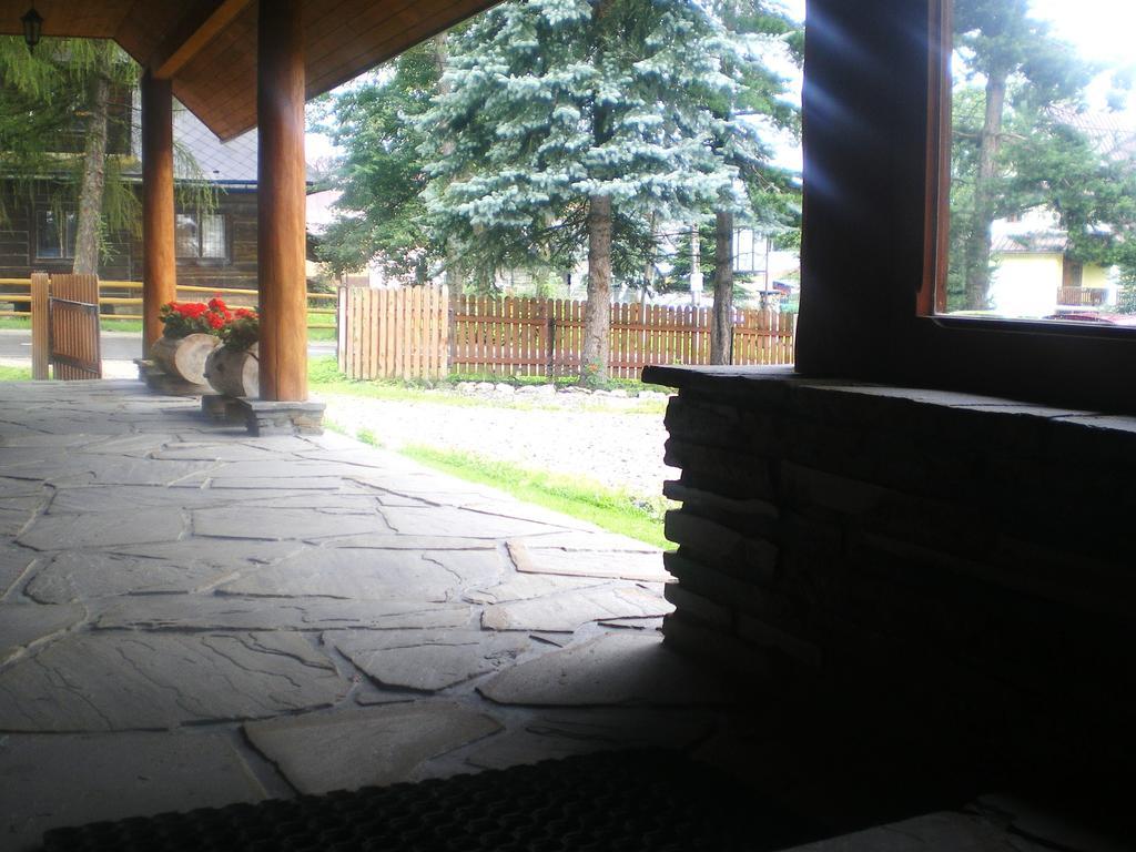 Pokoje Goscinne U Jaska Zab Bagian luar foto