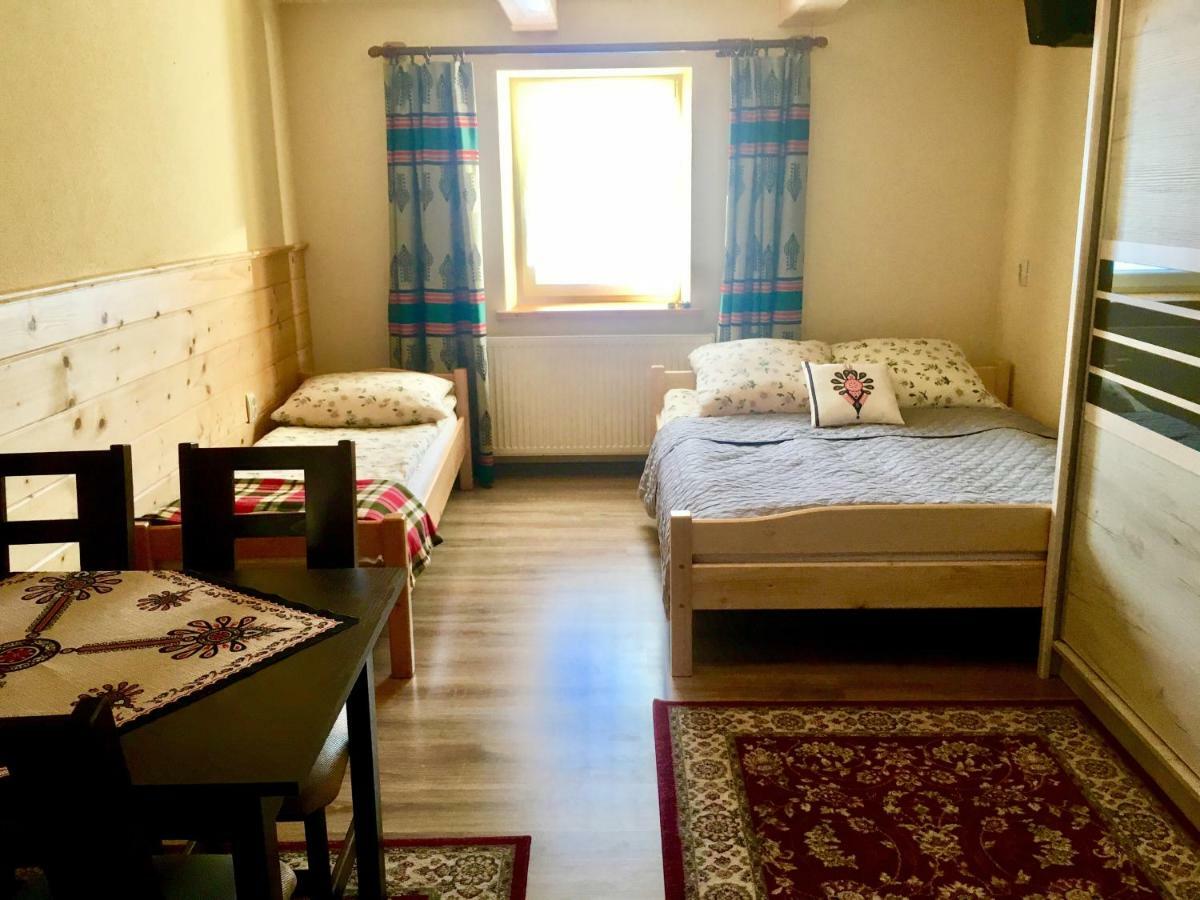 Pokoje Goscinne U Jaska Zab Bagian luar foto