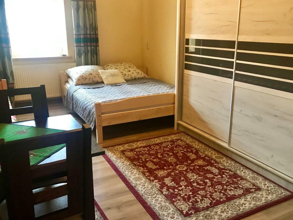 Pokoje Goscinne U Jaska Zab Bagian luar foto